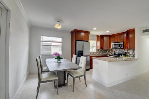 Condo à Delray Beach, Floride, 2 chambres  № 2147257