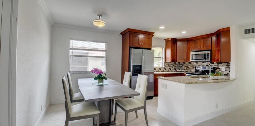Condo à Delray Beach, Floride, 2 chambres  № 2147257