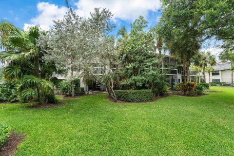 Condominio en alquiler en Wellington, Florida, 1 dormitorio, 83.61 m2 № 1081550 - foto 1