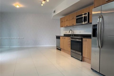 Condominio en venta en Miami, Florida, 1 dormitorio, 111.2 m2 № 1937161 - foto 13
