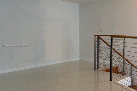 Condominio en venta en Miami, Florida, 1 dormitorio, 111.2 m2 № 1937161 - foto 19