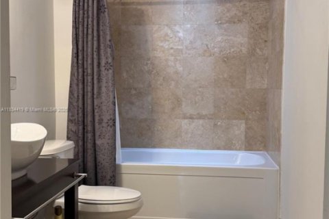 Condominio en venta en Miami, Florida, 1 dormitorio, 111.2 m2 № 1937161 - foto 17