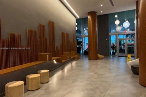 Condominio en venta en Miami, Florida, 1 dormitorio, 111.2 m2 № 1937161 - foto 4