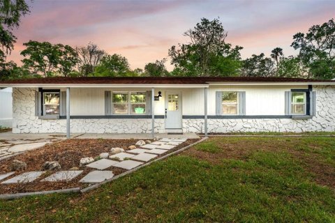 Villa ou maison à Crystal River, Floride 3 chambres, 145.67 m2 № 2150964
