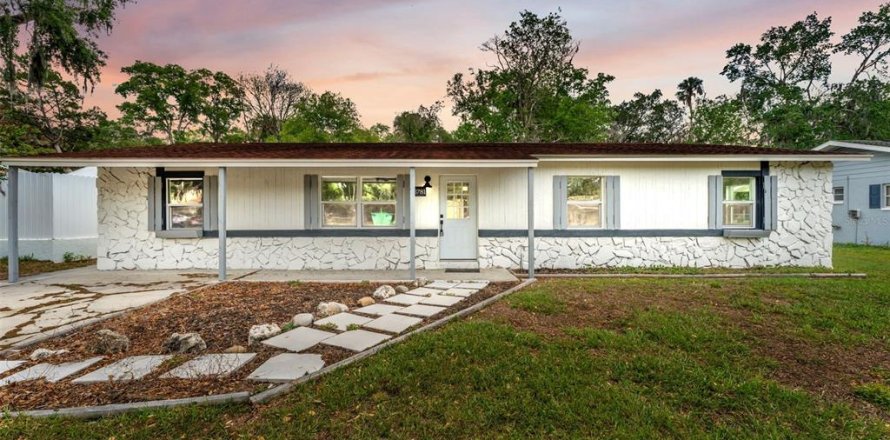 Villa ou maison à Crystal River, Floride 3 chambres, 145.67 m2 № 2150964