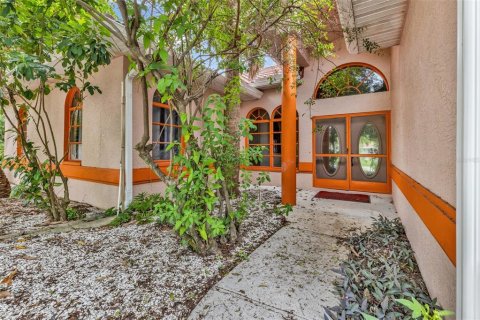 House in Port Charlotte, Florida 4 bedrooms, 377.18 sq.m. № 2101167