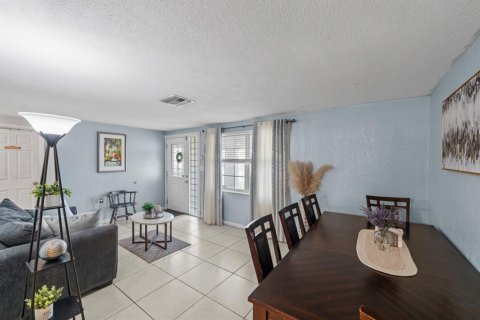 House in Port Richey, Florida 3 bedrooms, 145.21 sq.m. № 1886868 - photo 13