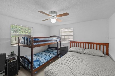 House in Port Richey, Florida 3 bedrooms, 145.21 sq.m. № 1886868 - photo 26