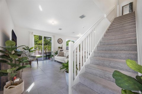 Townhouse in Homestead, Florida 4 bedrooms, 166.3 sq.m. № 2399991 - photo 7