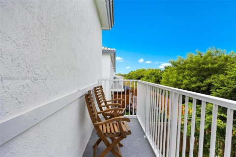 Townhouse in Homestead, Florida 4 bedrooms, 166.3 sq.m. № 2399991 - photo 30
