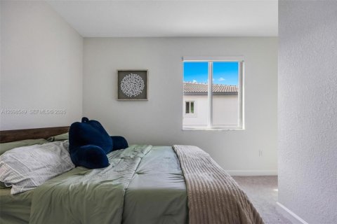 Townhouse in Homestead, Florida 4 bedrooms, 166.3 sq.m. № 2399991 - photo 15