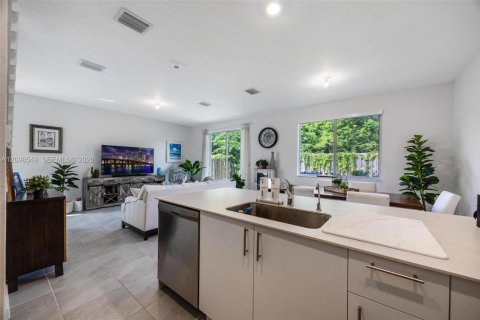 Townhouse in Homestead, Florida 4 bedrooms, 166.3 sq.m. № 2399991 - photo 9
