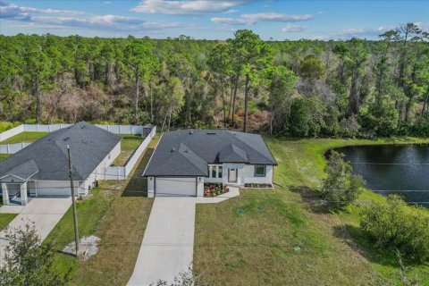 Casa en venta en Deltona, Florida, 4 dormitorios, 222.97 m2 № 1528837 - foto 1