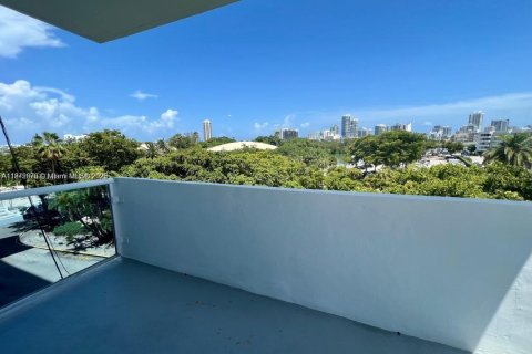 Copropriété à vendre à Miami Beach, Floride: 2 chambres, 102.19 m2 № 1895940 - photo 16