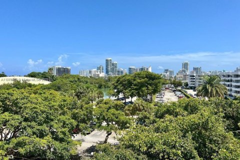 Copropriété à vendre à Miami Beach, Floride: 2 chambres, 102.19 m2 № 1895940 - photo 14