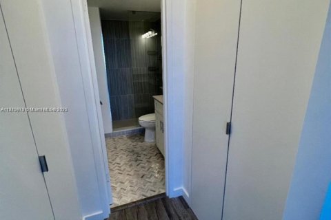 Copropriété à vendre à Miami Beach, Floride: 2 chambres, 102.19 m2 № 1895940 - photo 8
