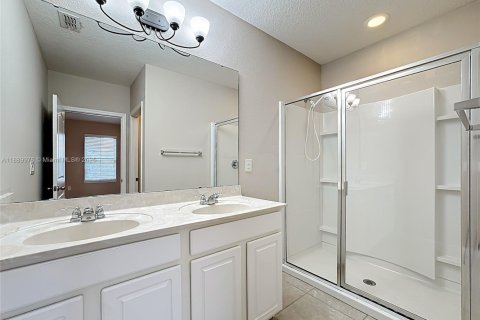 Casa en venta en Davenport, Florida, 4 dormitorios, 202.9 m2 № 1939078 - foto 11