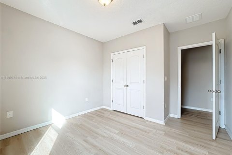 Casa en venta en Davenport, Florida, 4 dormitorios, 202.9 m2 № 1939078 - foto 17