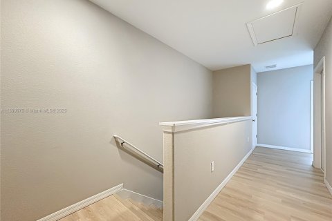 Casa en venta en Davenport, Florida, 4 dormitorios, 202.9 m2 № 1939078 - foto 15