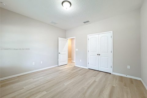 Casa en venta en Davenport, Florida, 4 dormitorios, 202.9 m2 № 1939078 - foto 13