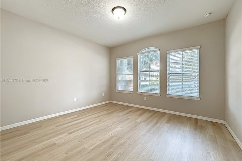 Casa en venta en Davenport, Florida, 4 dormitorios, 202.9 m2 № 1939078 - foto 19