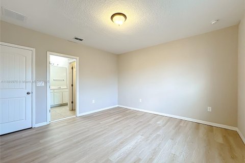 Casa en venta en Davenport, Florida, 4 dormitorios, 202.9 m2 № 1939078 - foto 9