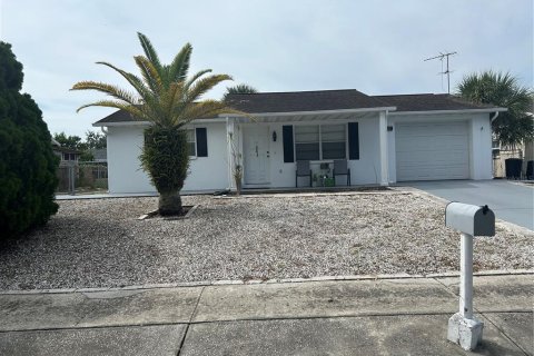 Casa en alquiler en New Port Richey, Florida, 2 dormitorios, 69.12 m2 № 1917521 - foto 2