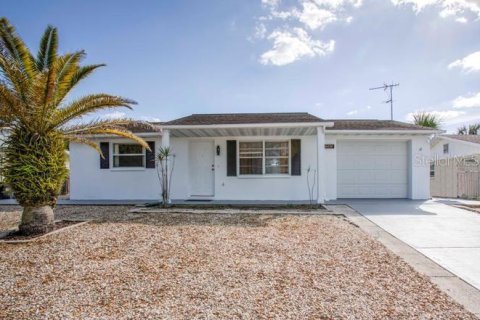 Casa en alquiler en New Port Richey, Florida, 2 dormitorios, 69.12 m2 № 1917521 - foto 4