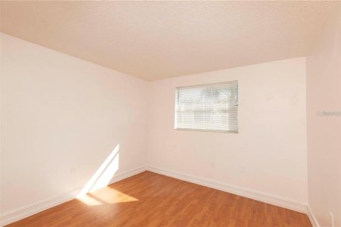 Casa en alquiler en New Port Richey, Florida, 2 dormitorios, 69.12 m2 № 1917521 - foto 11