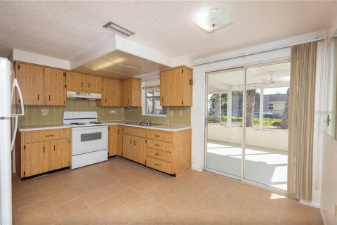 Casa en alquiler en New Port Richey, Florida, 2 dormitorios, 69.12 m2 № 1917521 - foto 7