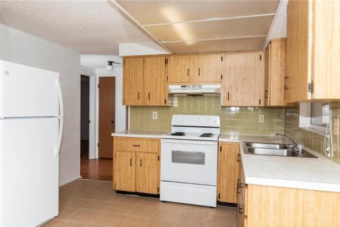 Casa en alquiler en New Port Richey, Florida, 2 dormitorios, 69.12 m2 № 1917521 - foto 8