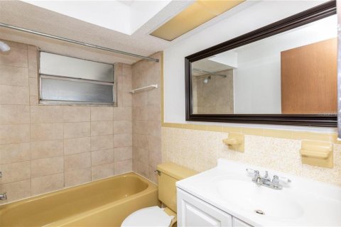 Casa en alquiler en New Port Richey, Florida, 2 dormitorios, 69.12 m2 № 1917521 - foto 13