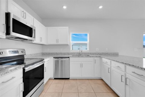 Casa en venta en Haines City, Florida, 4 dormitorios, 207.36 m2 № 1904715 - foto 13