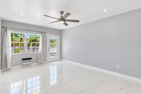 Copropriété à louer à Miami Beach, Floride: 37.16 m2 № 2432168 - photo 5