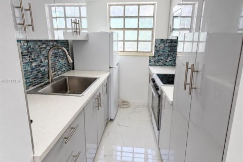 Copropriété à louer à Miami Beach, Floride: 37.16 m2 № 2432168 - photo 9