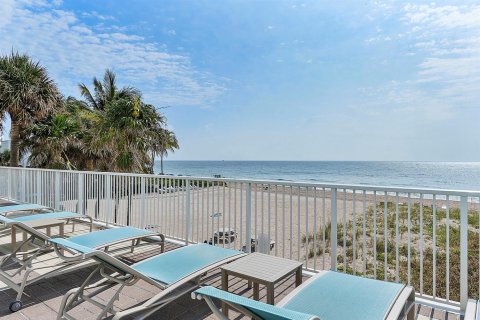 Condominio en Lauderdale-by-the-Sea, Florida, 2 dormitorios  № 2084483