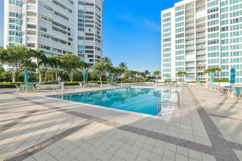 Condominio en venta en Lauderdale-by-the-Sea, Florida, 2 dormitorios, 116.13 m2 № 2084483 - foto 4