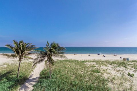 Condominio en venta en Lauderdale-by-the-Sea, Florida, 2 dormitorios, 116.13 m2 № 2084483 - foto 30