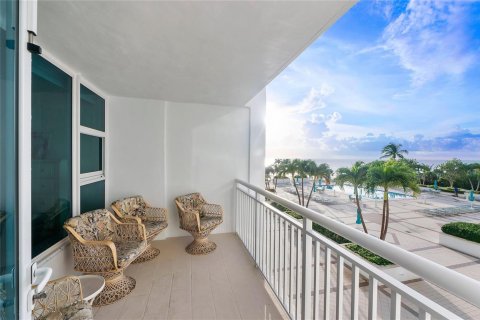 Condominio en venta en Lauderdale-by-the-Sea, Florida, 2 dormitorios, 116.13 m2 № 2084483 - foto 3