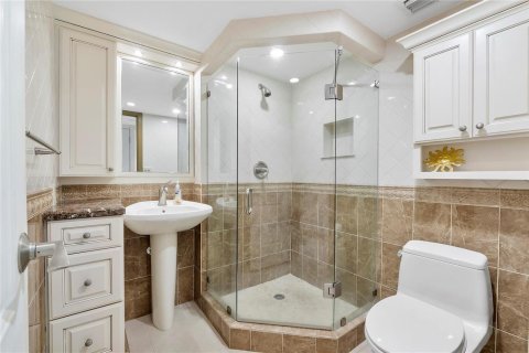 Condominio en venta en Lauderdale-by-the-Sea, Florida, 2 dormitorios, 116.13 m2 № 2084483 - foto 10