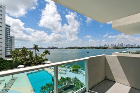 Condo in Miami Beach, Florida  № 2056126 - photo 2