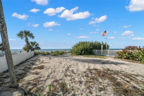 Land in Indian Rocks Beach, Florida № 2104137 - photo 12