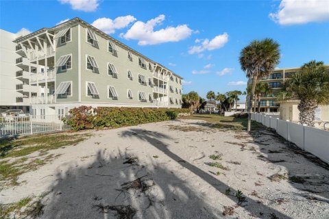 Land in Indian Rocks Beach, Florida № 2104137 - photo 13