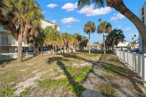 Land in Indian Rocks Beach, Florida № 2104137 - photo 10