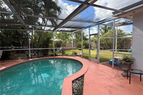Villa ou maison à louer à Hollywood, Floride: 3 chambres, 127 m2 № 1982037 - photo 4