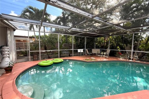 Villa ou maison à louer à Hollywood, Floride: 3 chambres, 127 m2 № 1982037 - photo 2