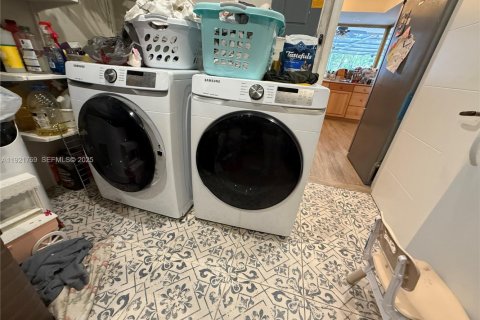 Villa ou maison à louer à Hollywood, Floride: 3 chambres, 127 m2 № 1982037 - photo 30