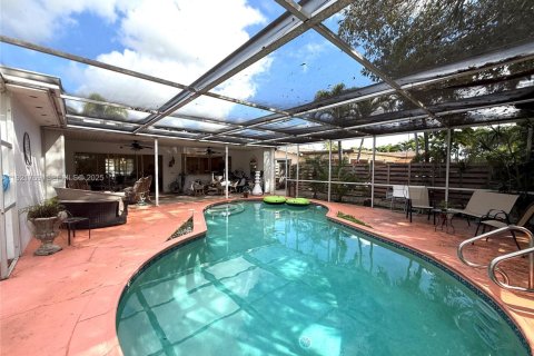 Villa ou maison à louer à Hollywood, Floride: 3 chambres, 127 m2 № 1982037 - photo 3