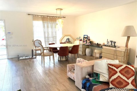 Villa ou maison à louer à Hollywood, Floride: 3 chambres, 127 m2 № 1982037 - photo 12