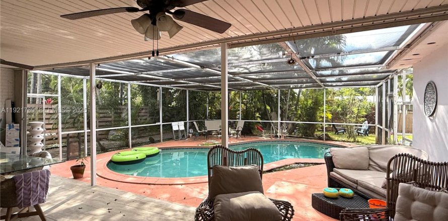 Villa ou maison à Hollywood, Floride 3 chambres, 127 m2 № 1982037